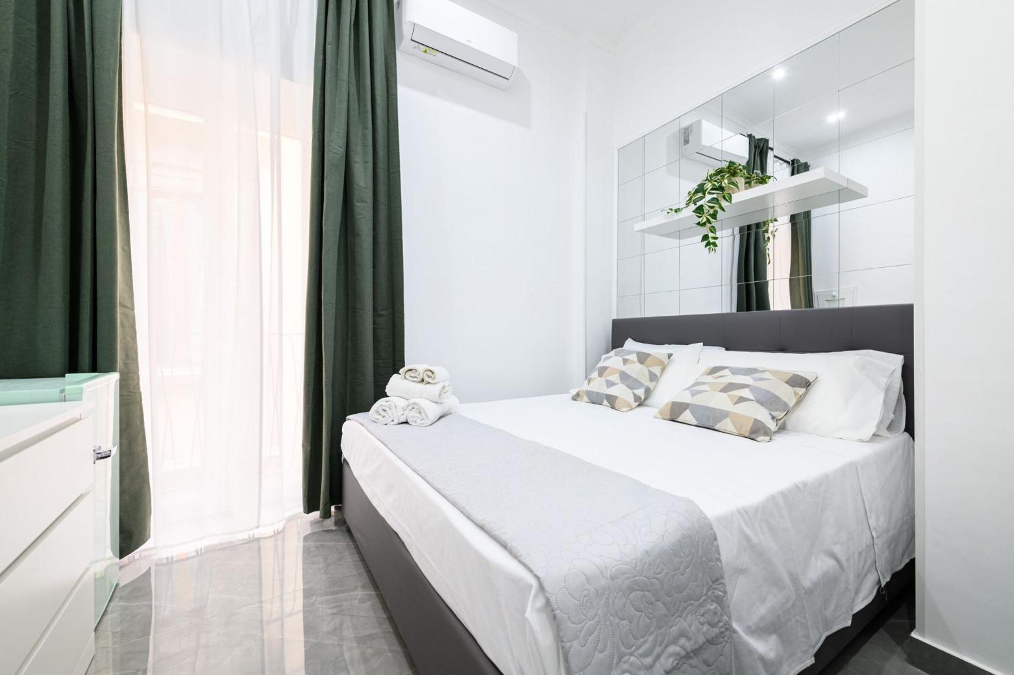 Giordano Suite Center Naples Exterior photo